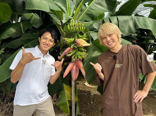 手越祐也とロケをする矢崎祐太郎