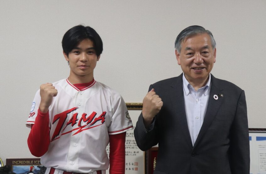 川島連十選手、市長を表敬訪問