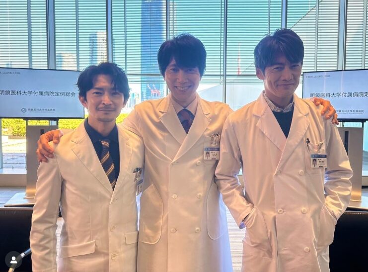 『グレイトギフト』PRカットの津田健次郎、反町隆、佐々木蔵之介